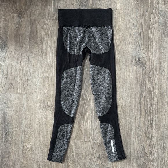 Doyoueven black/grey IMPACT seamless workout pants - Picture 3 of 5